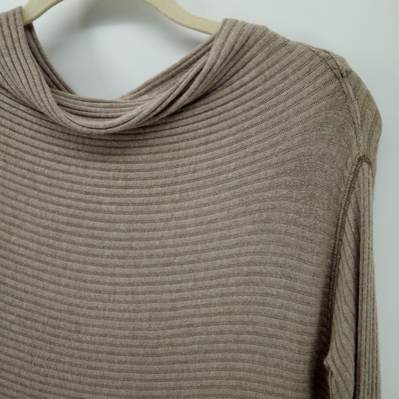 Free People We The Free Top People Lover Ribbed Long Sleeve Taupe XS Vegan Rayon - Picture 6 of 16